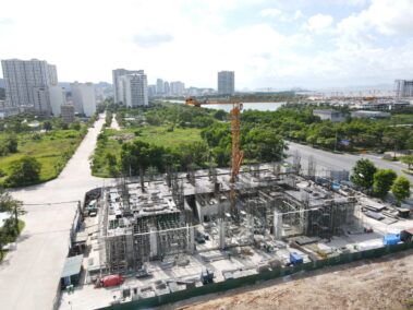 Thi công Icon40 lên cột tầng 2 vào tháng 7/2023